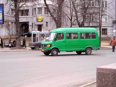 Завтра ГАИ не будет пускать маршрутки на проспект Кирова.  Фото: marshrutka.com.ua