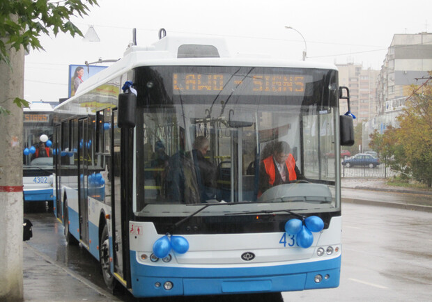 По улицам крымской столицы снова будет ходить троллейбус "двойка".
Фото fresh.org.ua