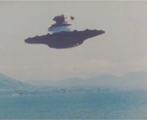 Оечевидц уверены, что это были корабли пришельцев. Фото с сайта sxc.hu
