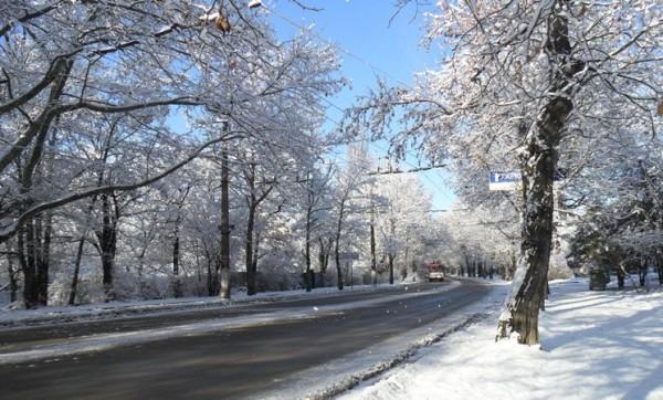 В крымской столице сегодня нешуточный мороз. Фото 0652.ua