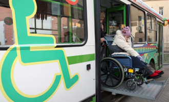 Автобусы для людей с ограниченными физическими возможностями должны отличаться специальными знаками. Фото: disabled.su