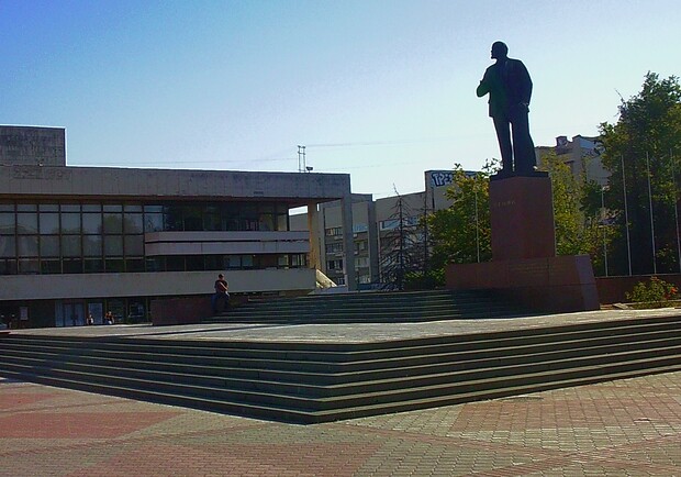 Памятник Ленину хотят снести. Фото: geolocation.ws