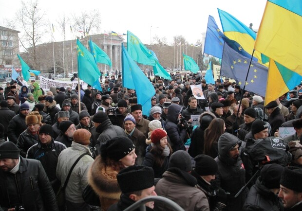 Митинги проходят в дух городах. Фото взято с сайта e-crimea.info