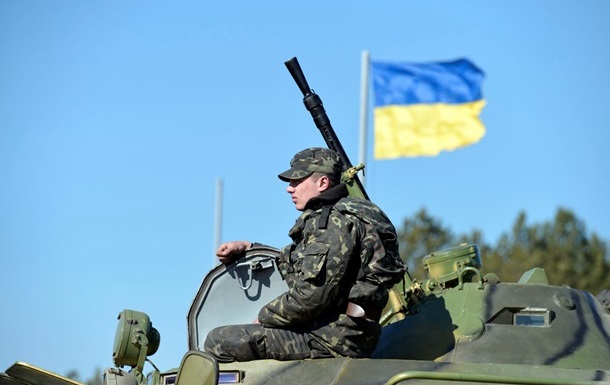 Украинские военные покидают Крым. Фото: korrespondent.net