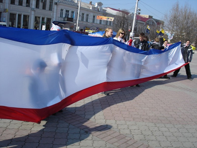 Сегодня нельзя развлекаться и должны быть приспущены флаги. Фото с сайта: crimea.kz.