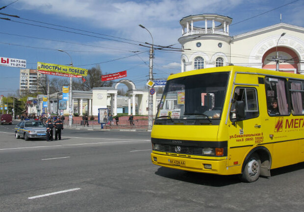 К концу 2014 года автоперевозчики снова поднимут перед правительством Крыма вопрос повышения цен. Фото Анастасии Курдюковой 