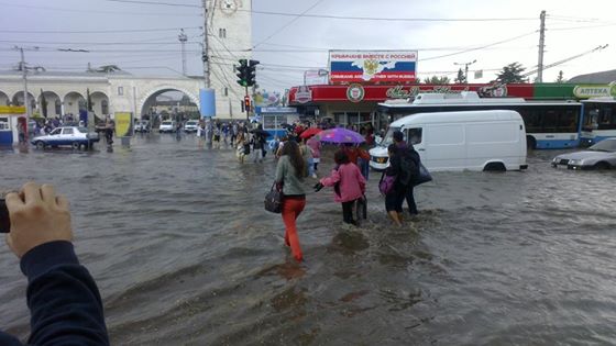 Потоп в Симферополе Фото Полины Марковой