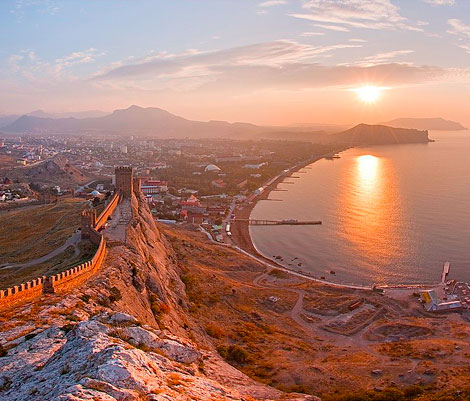 Генуэзская крепость, Судак. Фото с сайта 2queens.ru