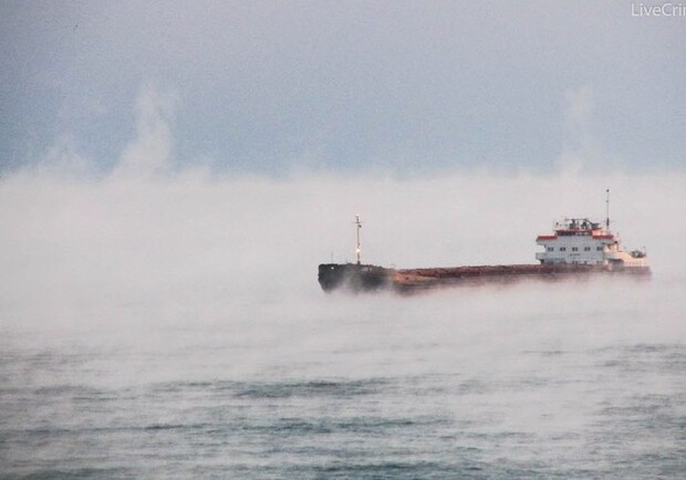 Новость - Досуг и еда - Одинокие корабли в "кипящем" зимнем море: фоторепортаж