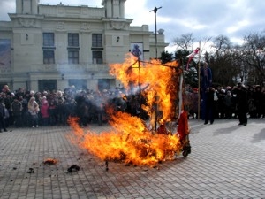 В Симферополе сожгут чучело Масленицы. Фото из архива "КП".