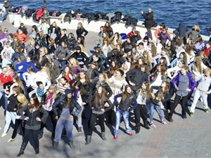 Севастопольские танцоры будут изображать на Майдане курортников.
Фото "КП"