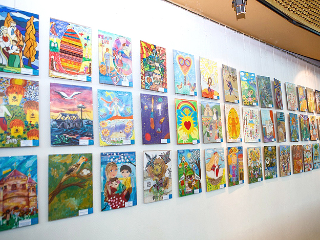 В Украинском доме наградили победителей конкурса детских рисунков