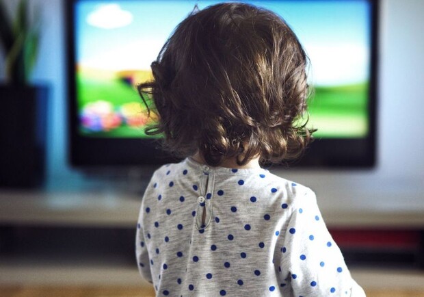 В Крыму на 4-летняя погибла после падения телевизора  