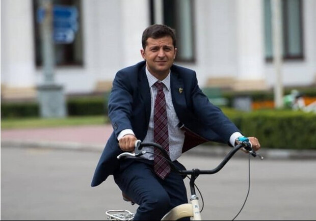 Президент оплатил прокат велосипедов государственными деньгами. Источник фото: 5 канал