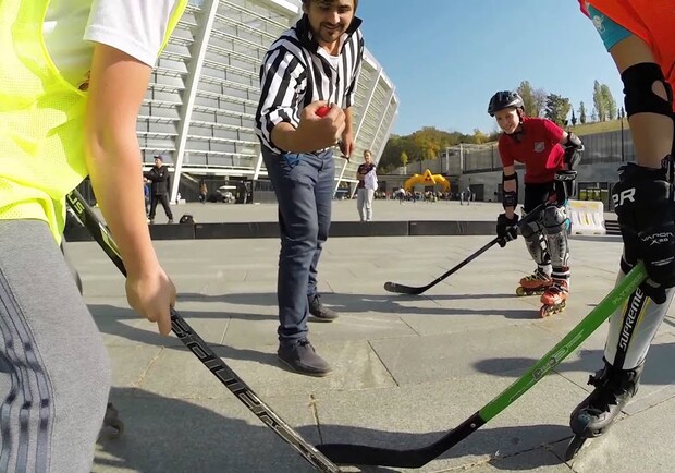 На Русановке появилась площадка для хоккея на роликах. Источник фото: axs.org.ua