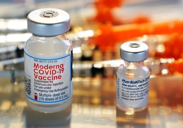 Минздрав разрешил комбинировать вакцины Moderna и Pfizer. Фото: radiosvoboda.org