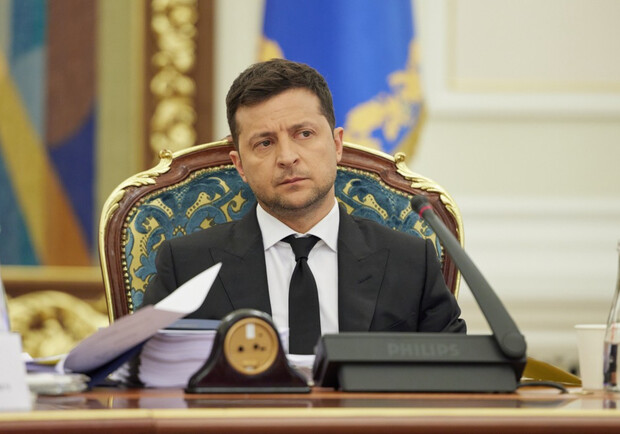Зеленский отреагировал на петицию об отмене запрета на выезд из Украины мужчинам. 
