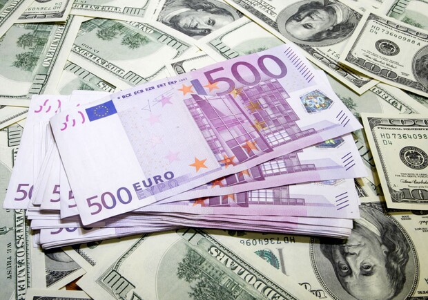 Курс валют в Україні 21 березня 2023 року: скільки коштує долар і євро. 