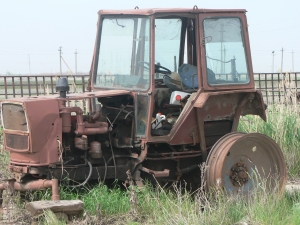Трактор едва не погубил мужчину. Фото с сайта sxc.hu