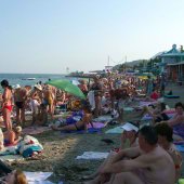 В Крыму продолжают закрывать пляжи из-за несоответствия нормам морской воды. Фото sobytiya.com.ua