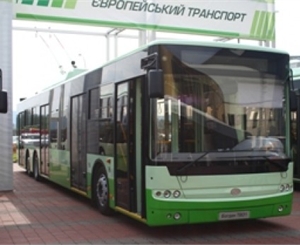По крымской столице ездит новенький троллейбус длиной в 15 метров. Фото e-crimea.info