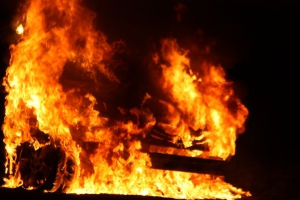 Под Симферополем дотла сгорела "шестерка". Фото sxc.hu