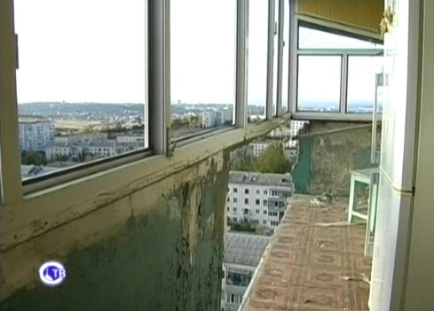 В Севастополе на 12 этаже обвалилась лоджия. Фото СТВ