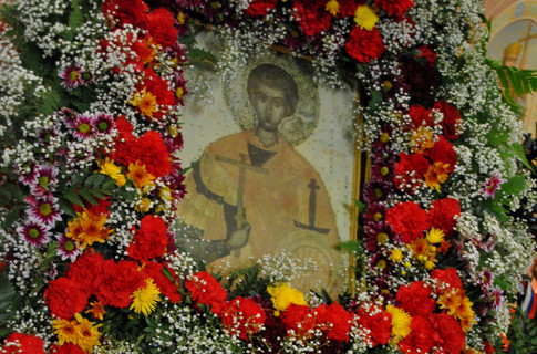 В Крым привезли чудотворные мощи святого Димитрия Солунского. Фото segodnya.ua
