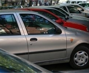 Парковки в Симферополе по-прежнему бесплатные. Фото с сайта sxc.hu