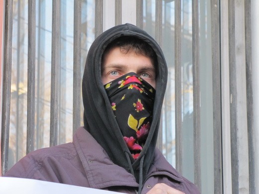 В Симферополе студенты пикетировали здание милицейского главка. Фото e-crimea.info