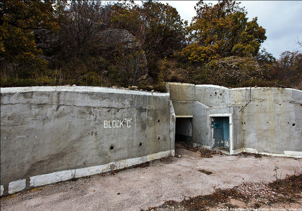 Новость - События - Затопленные ракетные шахты и атомное бомбоубежище: фотопрогулка по секретной военной базе под Севастополем