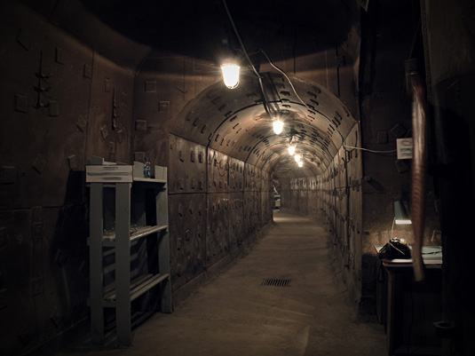 Под городом простираются километры подземных ходов. Фото: gorodstroika.ru