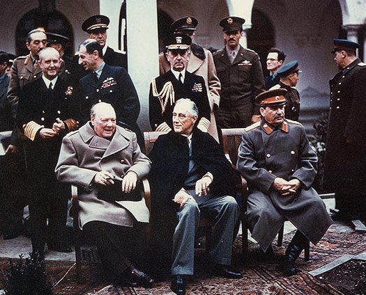 Участники Ялтинской конференции 1945 года Черчилль, Рузвельт, Сталин.