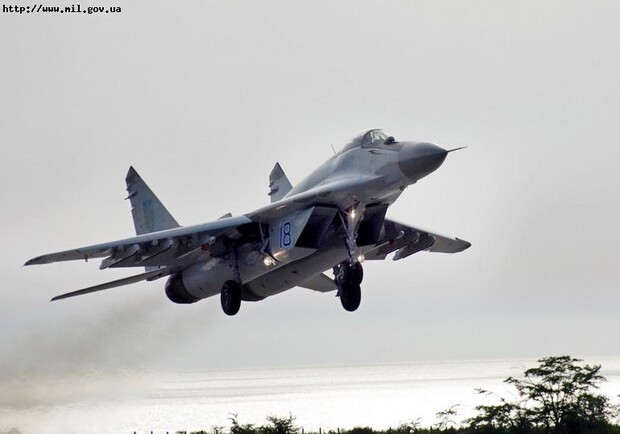 МиГи летают над Крымом. Фото пресс-службы МО Украины.