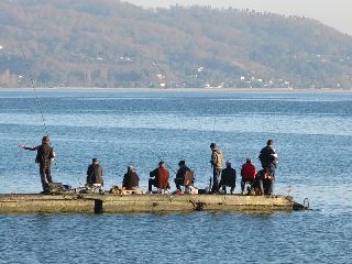 Рыбаков унесло течением в море. Фото: cit.ua