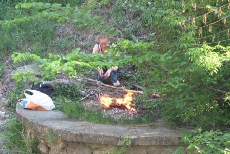 Новость - События - Фотофакт: несмотря на высокую угрозу пожаров, в Симферополе разводят костры прямо в парках