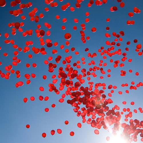 В небо запустят три сотни воздушных шариков. Фото: vk.com