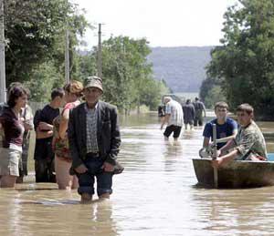Сильные наводнения в Алуште и Ялте уже случались. Фото: izvestia.com.ua