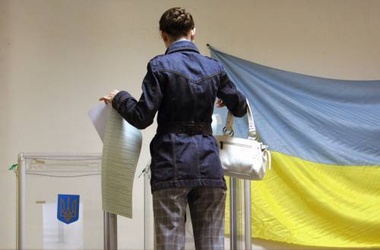 Опытные штабисты советуют требовать получку заранее, ведь часто после дня выборов добиться выплат уже невозможно. Фото: uainfo.censor.net.ua