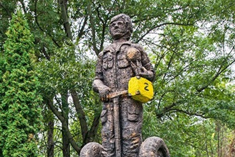 В России установили памятник Никите I. Фото с сайта kissfm.ua.