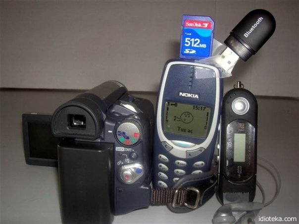 А какой мобильник у тебя? Фото: idioteka.com