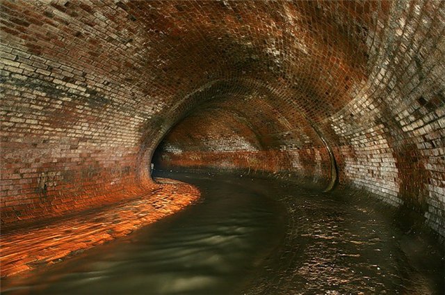 В Симферополе существует немало интересных мест для подземных экскурсий   Фото: planeta.moy.su 
