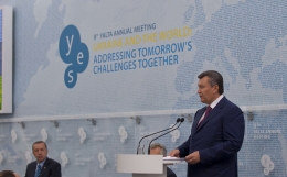 Янукович выступил в Ялте. Фото: president.gov.ua