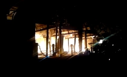 В Большой Алуште сгорело здание санатория. Кадр из видео. 