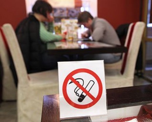 В ресторанах и кафе теперь нельзя курить. Фото: e-crimea.info