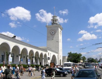 Вокзал Симферополя собираются закрывать на ночь.