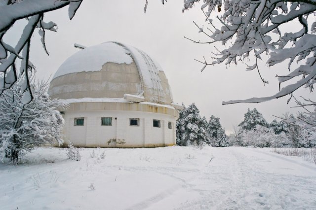 В Крымской обсерватории есть самый большой в Украине зеркальный телескоп. Фото: xmyth1.livejournal.com