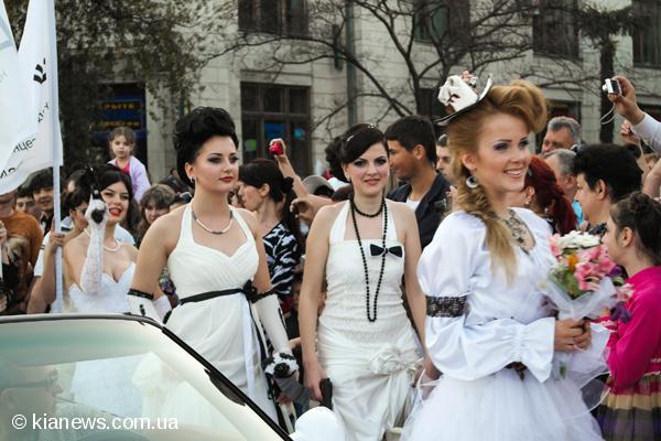 Парад невест в Ялте. Фото: КИА