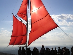 В Феодосии пройдет судно с алыми парусами. Фото Аркадия Байбуртского