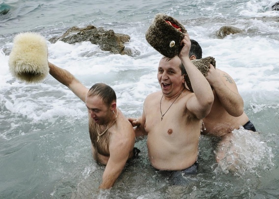 Крещенские купания. Фото: gazeta.sebastopol.ua